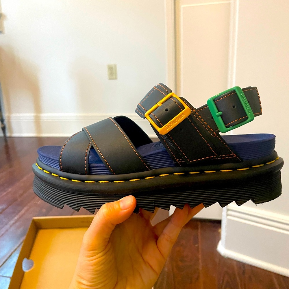 Doc Martens VOS II color block women’s airware sandals w/ straps size 5/6